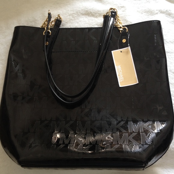 Authentic jet set chain tote black