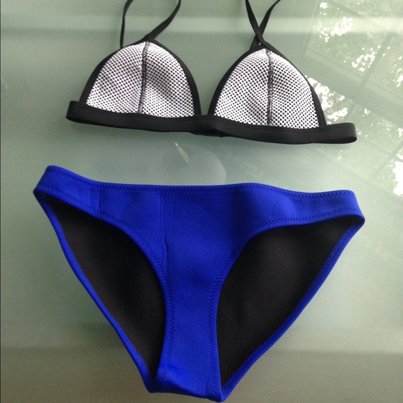 Bathing suit - Picture 2 of 3