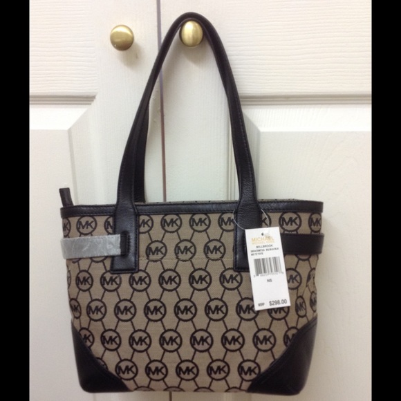 Authentic MK purse - Picture 2 of 4