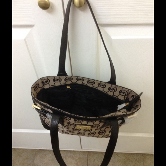 Authentic MK purse - Picture 3 of 4