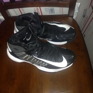 Black Nike Hyperdunk