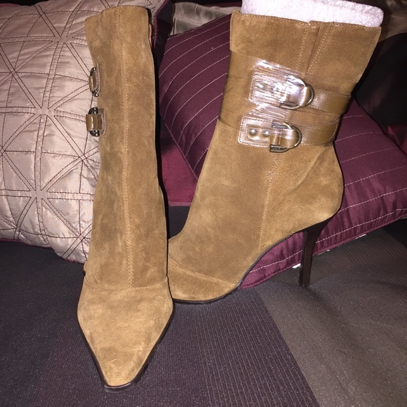 💥NEW💥 Sharp Brown Suede Boots - Picture 3 of 4