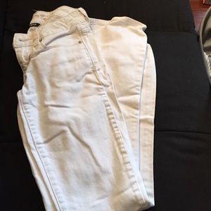 White skinny kick jeans