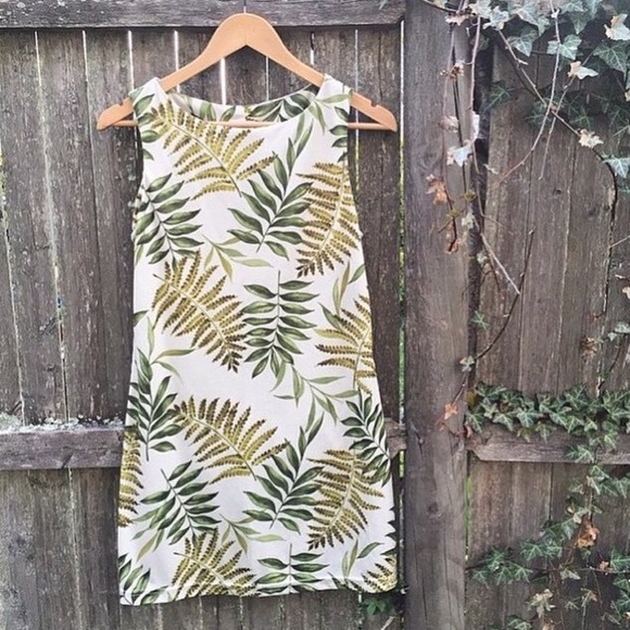 Dresses & Skirts - Vintage Fern Print Dress