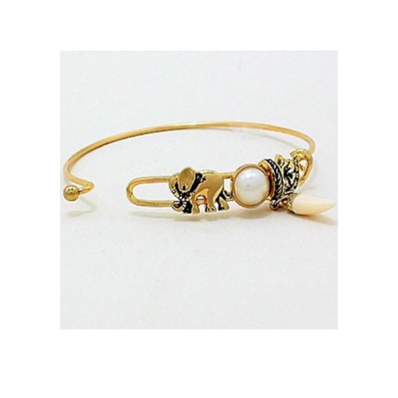 Exquisite Accessories for the fashion forward - Picture 1 of 1