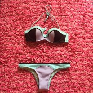 NWOT Victoria's Secret triangl inspired bikini