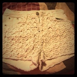 Cream flower shorts