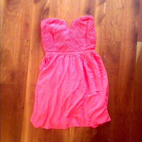 Deep Pink V cut strapless dress