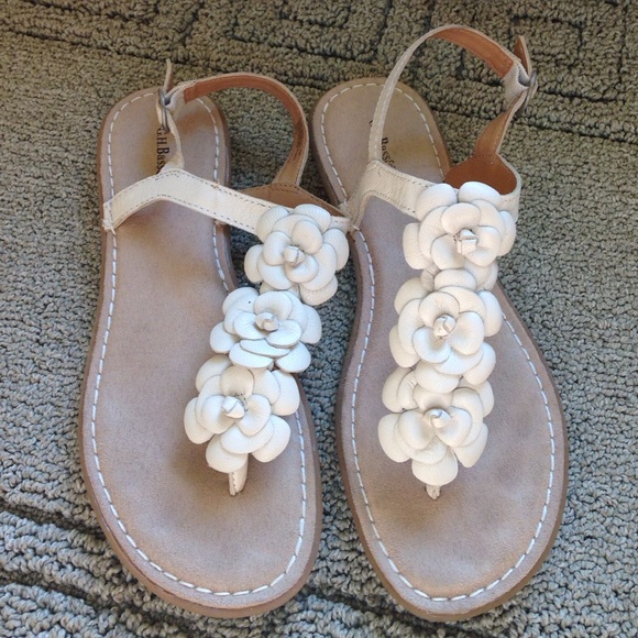 G H Bass Shoes - GH Bass cream leather sandals