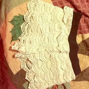 Forever 21 cream ruffle shorts