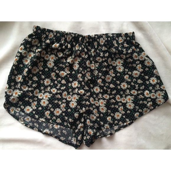 NWOT High waisted floral print shorts