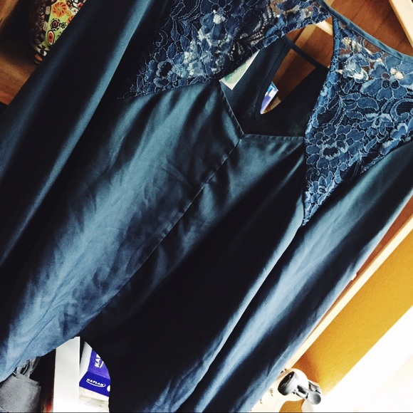 Tatiana Keyhole & lace blouse in navy - Picture 2 of 4