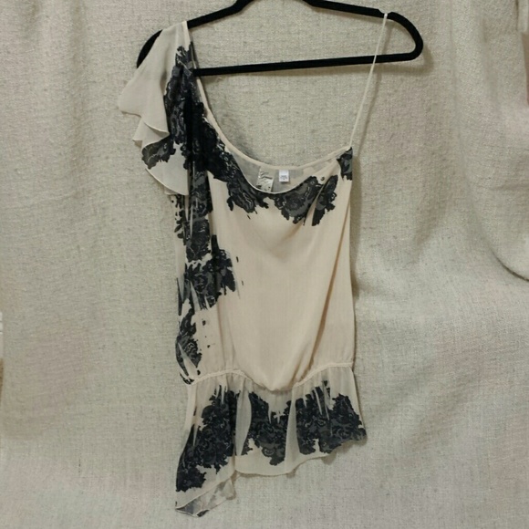 Guess one shoulder blouse