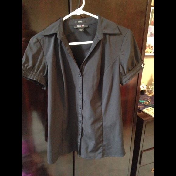 Short sleeve black button up blouse