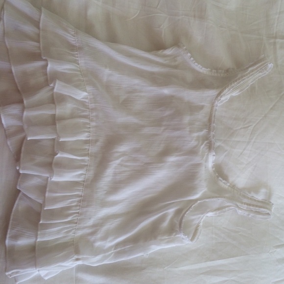 Sheer White Detailed Tank - Picture 4 of 4