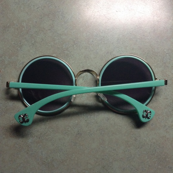 🌴TRADED!🌴 NEW Urban Outfitters Sunglasses - Picture 2 of 4