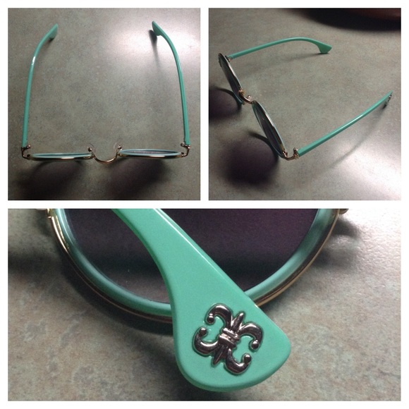 🌴TRADED!🌴 NEW Urban Outfitters Sunglasses - Picture 3 of 4