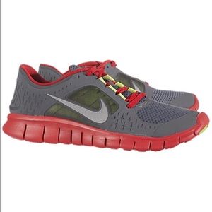 Nike running shoes. Size 4 kids /fits woman's 6