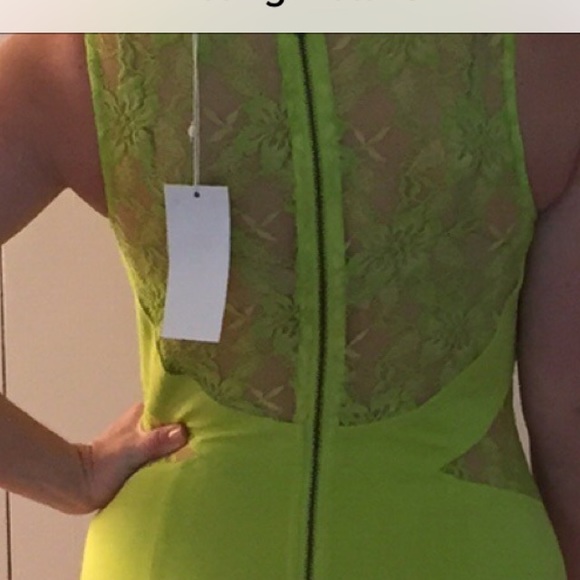❌SOLD❌ 🎉Final sale! 🎉 NWT Lush Bodycon Dress - Picture 4 of 4