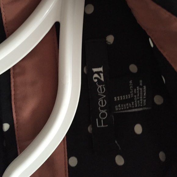 Women's shirt. - Picture 2 of 2