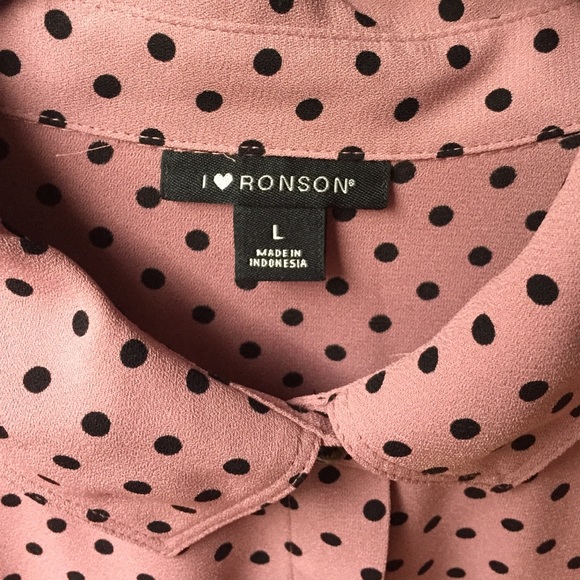 Women's shirt. Only worn once. - Picture 2 of 2