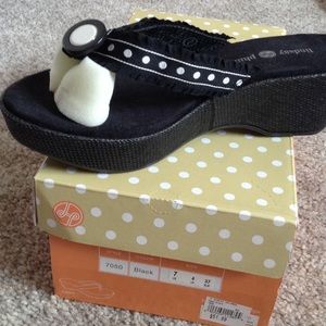 Lindsay Phillips switch flop black wedges