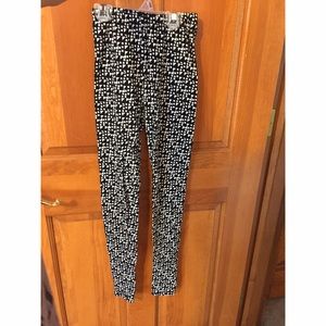 black and white printed leggings