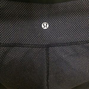 Lululemon Wunder Under Size 6