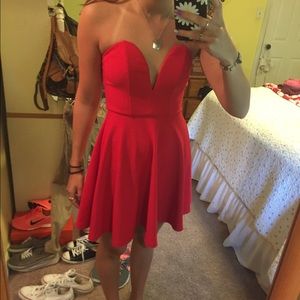 Red party dress size small - strapless!
