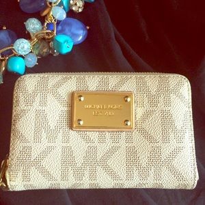 Michael Kors wallet/wristlet
