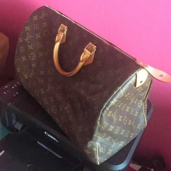 Louis Vuitton Handbags - 🎉SOLD🎉Authentic Louis Vuitton speedy 40 purse