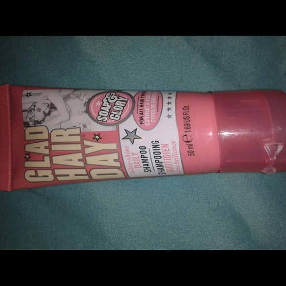 Soap & Glory Glad hair day shampoo