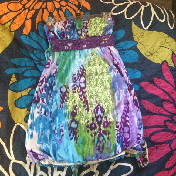 Multi colored strapless dress!