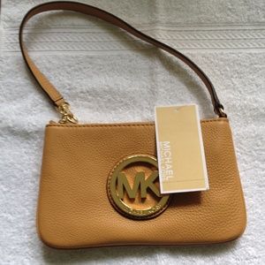 Authentic leather jet set peanut