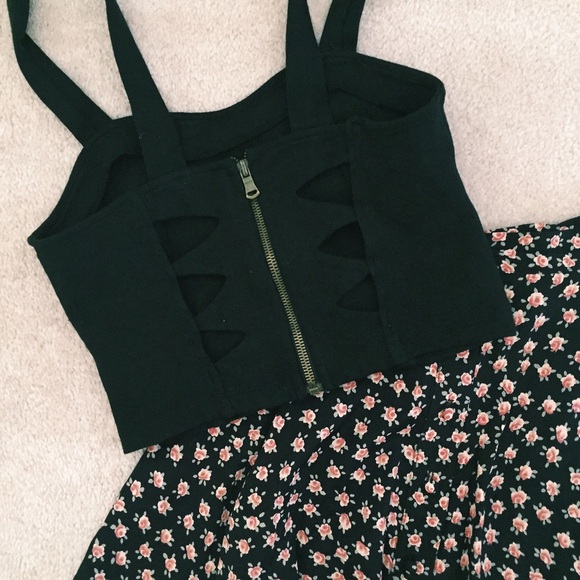 Brandy Melville crop top with cutout back detail