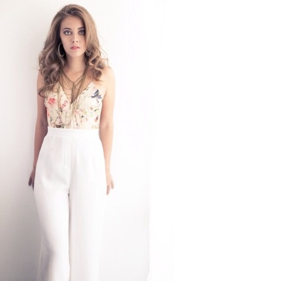 Brand New! Angel Floral Romper!🌺