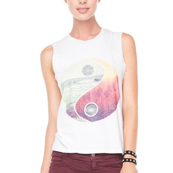Brandy Melville - Yin Yang Muscle Tee Tank