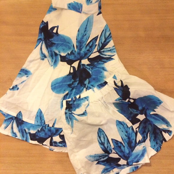 Brand new! Floral Blue & White Short Set!