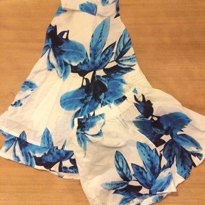 Brand new! Floral Blue & White Short Set!