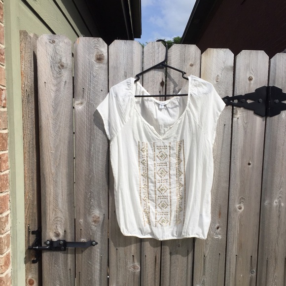 White Top with Aztec Design - Picture 1 of 2