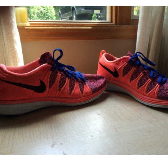 NIKE FLYKNIT LUNAR 2 RUNNING SNEAKERS