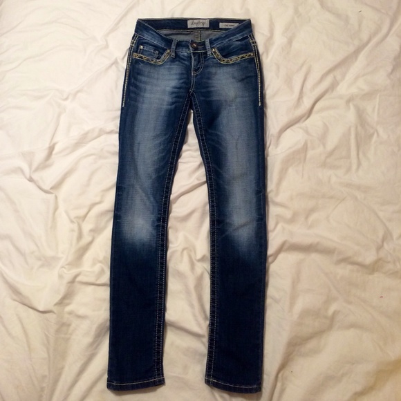Medium/ Light wash Daytrip jeans