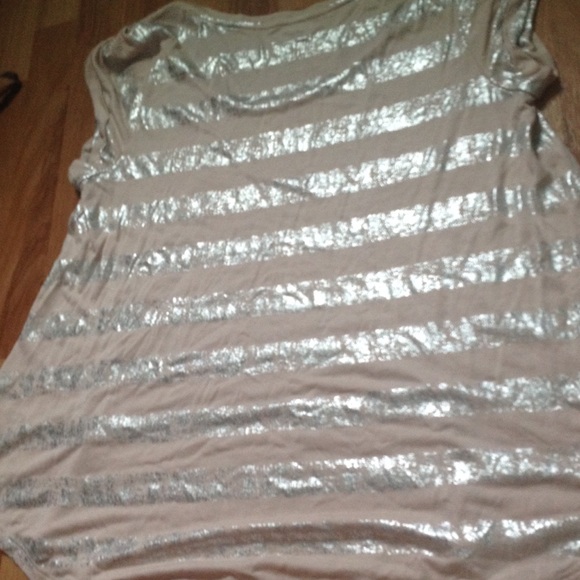 Light t-shirt - Picture 2 of 2
