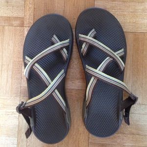 Women's chacos size 9