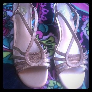 *never worn* {Donna Lawrence} Gold Strappy Heels