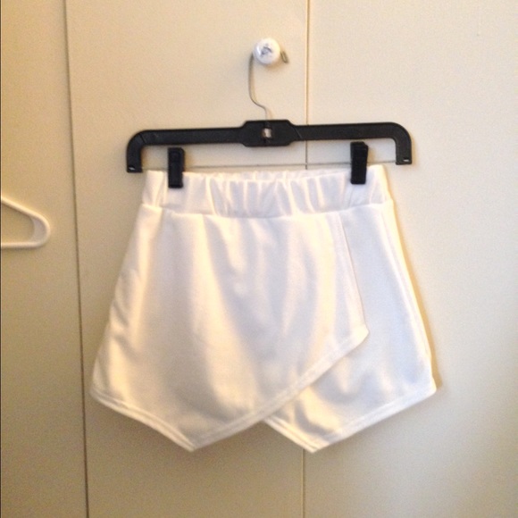 Boohoo White skort New
