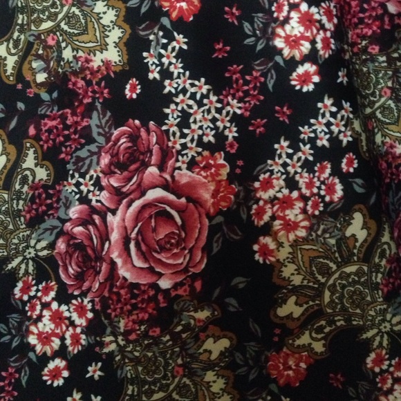 Floral Forever 21 skirt - Picture 2 of 3