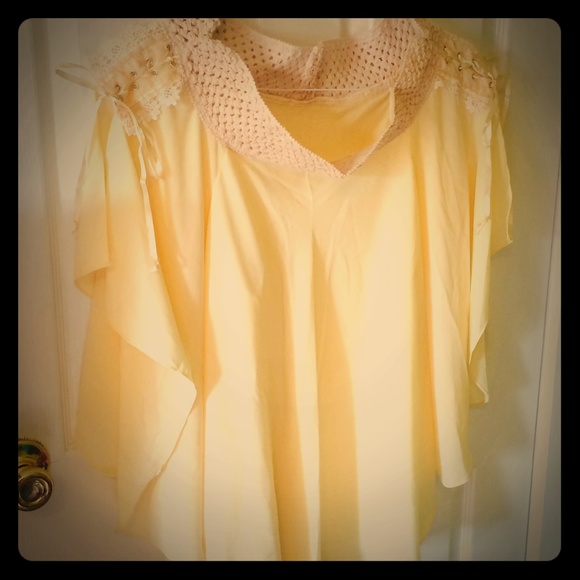 NWOT Boutique Off Shoulder Split Slv Yellow Top XL