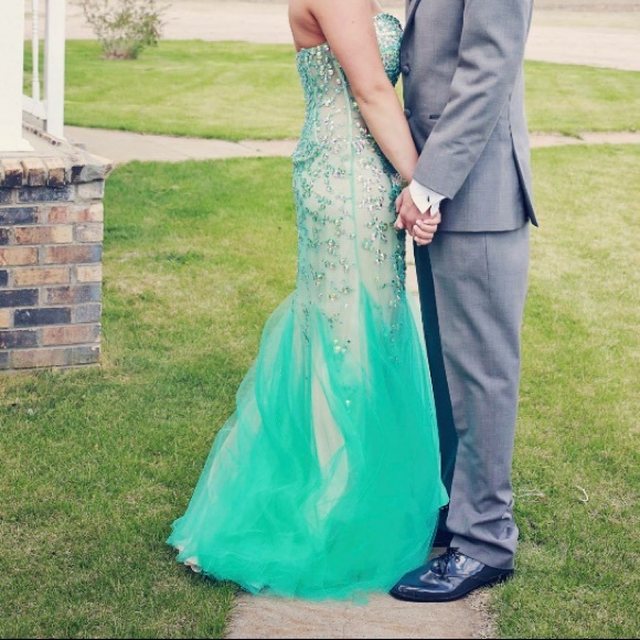 Sequin Prom Dess - Picture 1 of 4