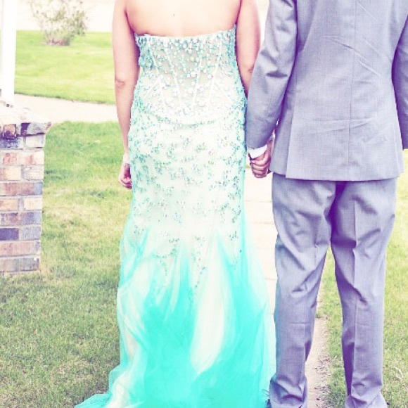 Sequin Prom Dess - Picture 2 of 4